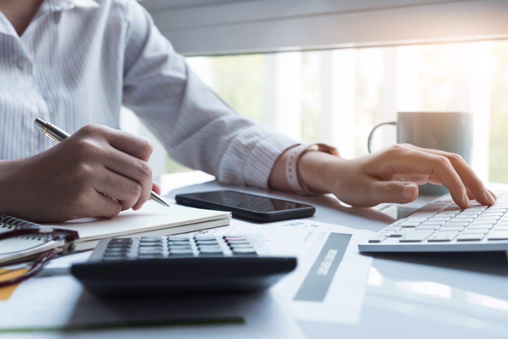 5 Differences Between Professional Accountants and Tax Advisers 3 Accountants and Tax Advisers